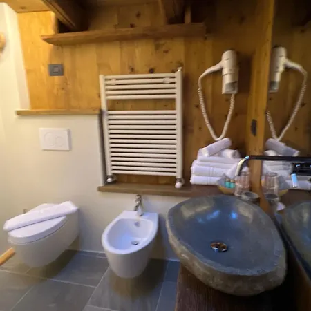 Wongade D'hotes E Restaurant Konukevi Gressoney-la-Trinité